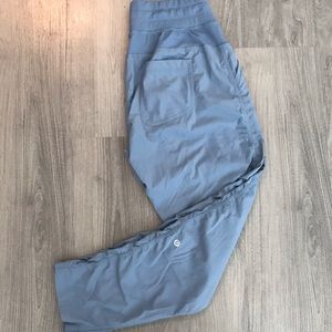 Light blue Lululemon athletic pants, nwot size 8.